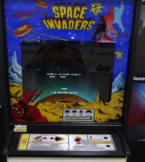 Space Invaders with left and right buttons to move the 'Laser Base'