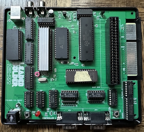 sega without sega Inside of the Soggy-1000, showing all the chips