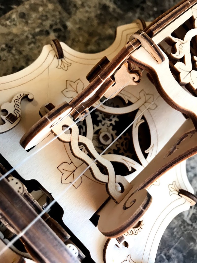 The gears inside the hurdy-gurdy