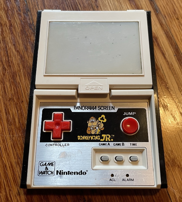 A Game Console by Narcissus: The Game and Watch Panorama Series