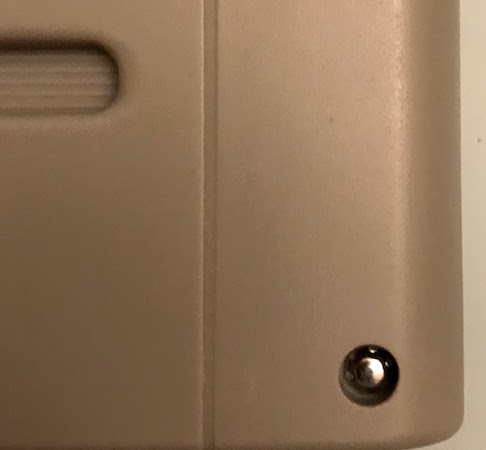 Gamebit screw on the bootleg cartridge
