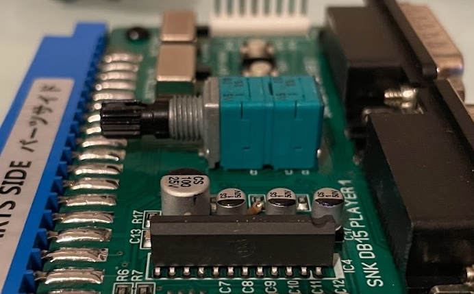 The Supergun Mini has a single large potentiometer