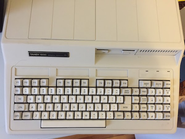 A photo of a Tandy 1000HX computer.